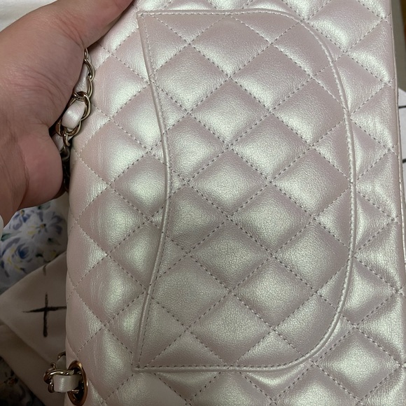 Chanel White Classic Flap Handbag 2021 - Picture 13 of 16
